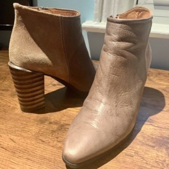 Hispanitas~ Womans Brown Leather Ankle boots - Picture 1 of 7